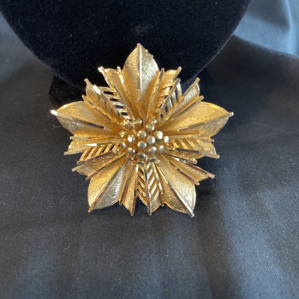 Vintage Signed Coro Goldtone Floral Brooch Pin 2.5”